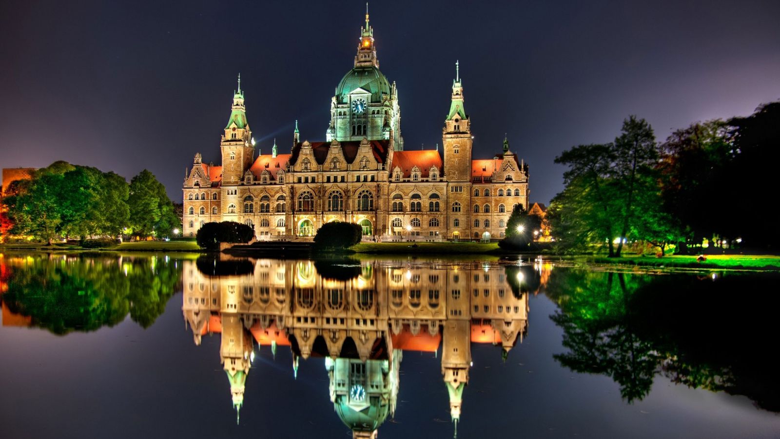 Du lịch tết âm lịch 2022 - Tour Đức - Hà Lan - Bỉ - Pháp - Lux từ Sài Gòn giá tốt