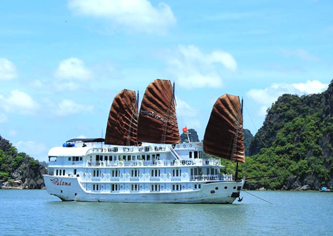 Tour du lịch Hạ Long trên du thuyền Bhaya Classic